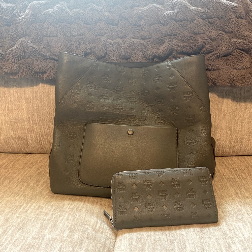MCM KLARNA HANDBAG AND MATCHING WALLET